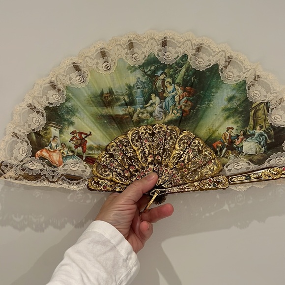 Vintage Accessories - Vintage Italian Lace Decorative Folding Fan w/Historical Images